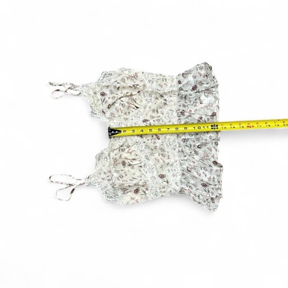 Floral Lace Trim Camisole Top - Picture 4 of 6
